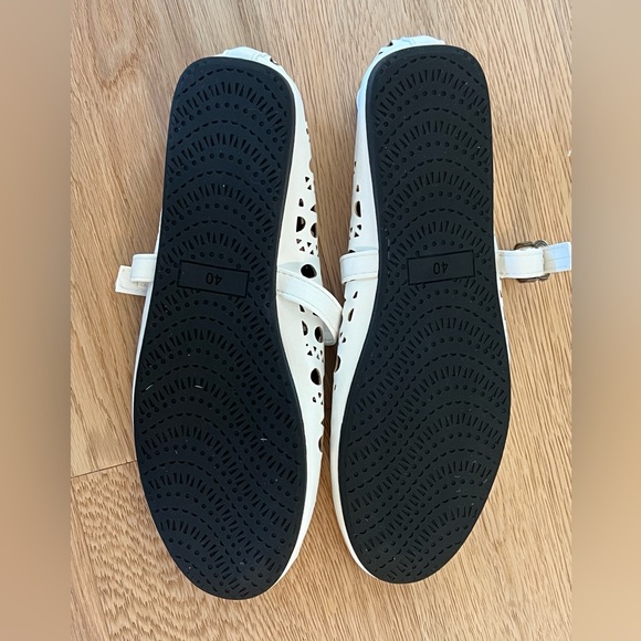 White cutout faux leather Mary Jane ballet flats - Alaia inspired. Metal buckle - Picture 3 of 6